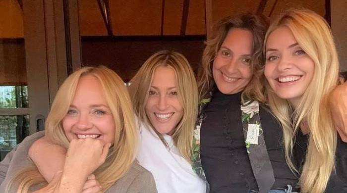 Holly Willoughby puts show drama aside for fun girls' weekend