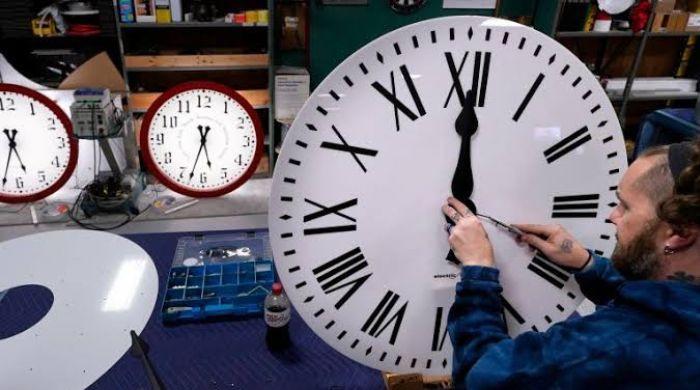 Daylight saving time 2026: When clocks fall back, how it affects sunrise
