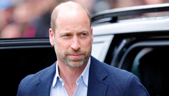 Prince William maintains silence after being asked about Dianas book: Video