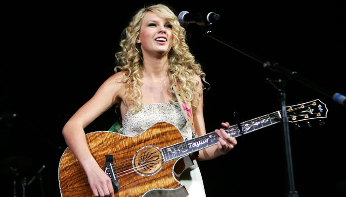 Why Taylor Swift fans are convinced of letter theory ahead of VMAs?