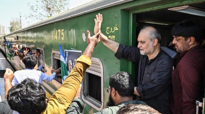 PM offers talks on petroleum levy as JI march arrives in Multan