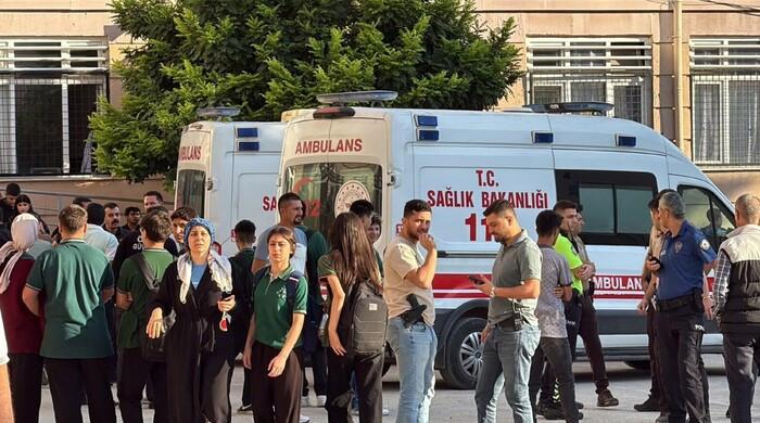 11 hurt as teen opens fire outside Turkey school