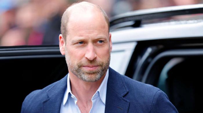 Prince William reaction after being asked about Diana's book: Video
