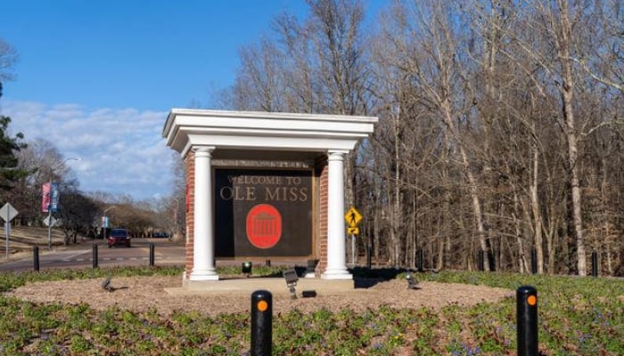 Kratom packages found after two Ole Miss students discovered dead, officials say