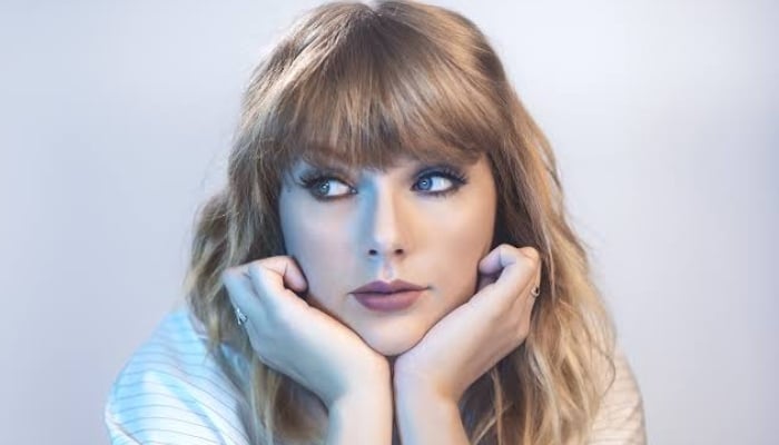 Taylor Swift fans left disappointed by the songs covert art