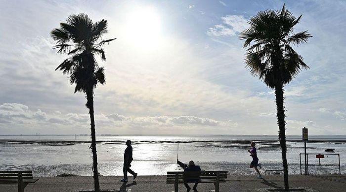 UK heatwave hits this weekend as temperatures soar to 28C