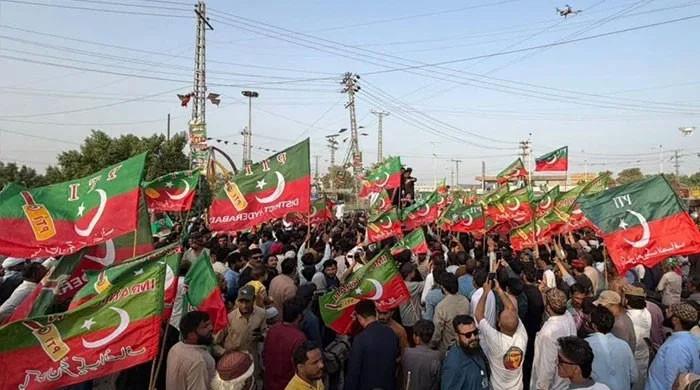 PTI decides to postpone Islamabad long march till Oct 5: sources