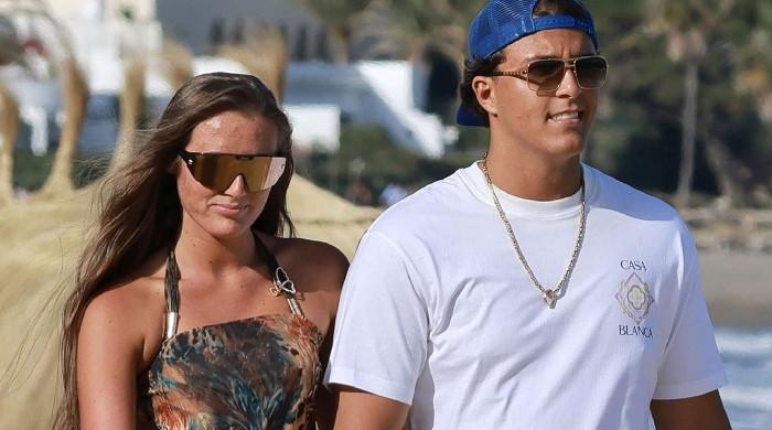 Venezuela Fury showcases natural beauty in stylish holiday snaps