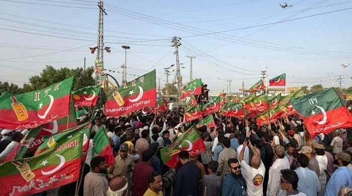 Multiple backchannel meetings fail to resolve PTI-govt deadlock over Islamabad march: sources