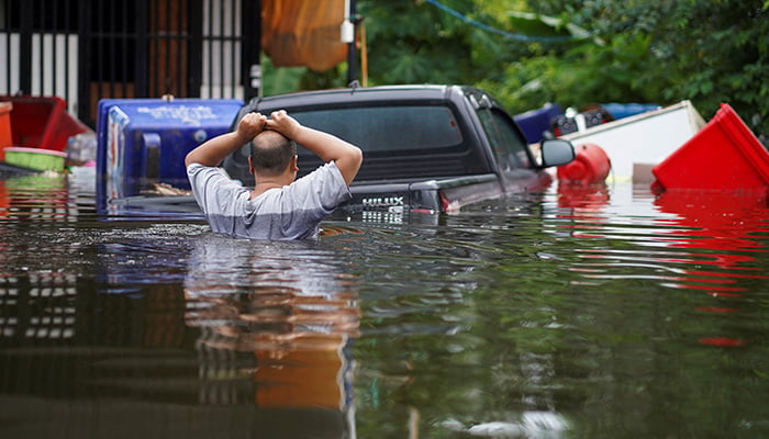 Thousands huddle in Bangkok shelters as Thai flood damages seen at $320m