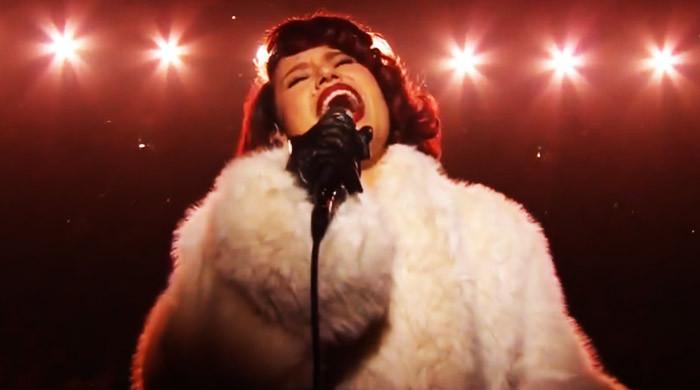Raye makes solo debut at 2026 MTV VMAs: ‘Absolute cinema'