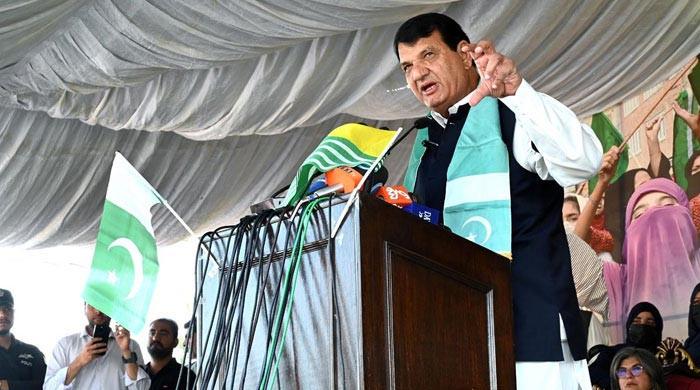 Minister warns governor's rule possible in KP amid tensions with provincial govt