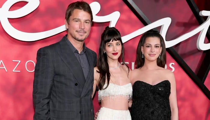 Pregnant Anne Hathaway turns heads at Verity premiere