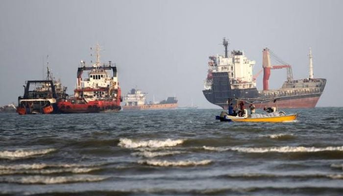 Strait of Hormuz rebound explained: Iran considers US counteroffer after Trump rejects 7-day truce