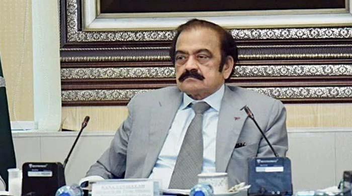 Govt, PTI ‘off-the-record talks' underway over October 4 long march, says PM aide