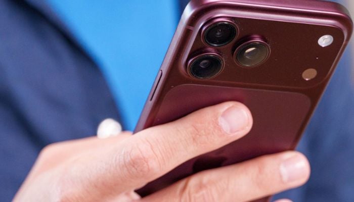iPhone 18 Pro Max users report SOS mode, failed calls, audio issues: Here’s how to fix