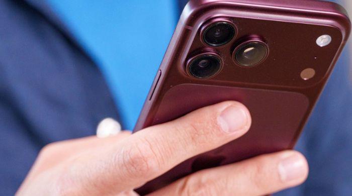 iPhone 18 Pro Max users report SOS mode, failed calls, audio issues: Here's how to fix