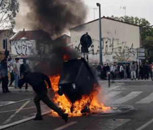 Students and police clash as France struggles to quell school protests