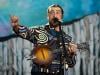 Noah Kahan delivers first ever performance of 'Draw You Out' amid hype
