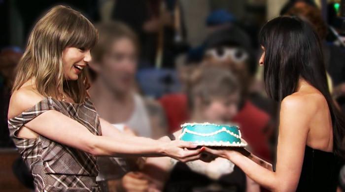 Taylor Swift surprises Dakota Johnson with homemade birthday cake?