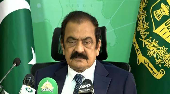 Govt again extends olive branch to PTI as Islamabad long march enters fourth day