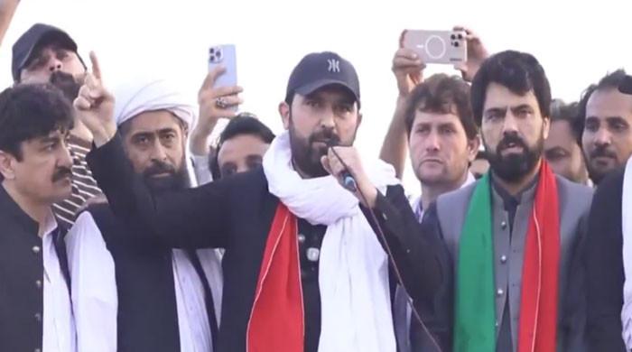 Islamabad march: PTI caravan led by CM Afridi reaches KP's Karak