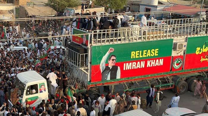 Islamabad march: PTI caravan led by CM Afridi reaches KP's Karak