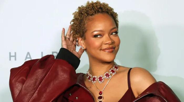 Rihanna gives fans new hope for R9 with jaw-dropping hint: Double album? 