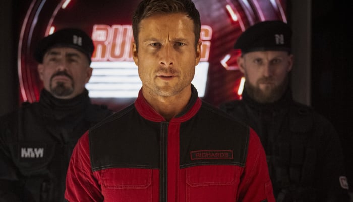 Glen Powell genuinely doesnt like politics in interviews
