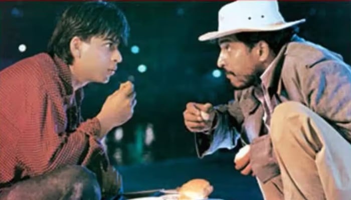 Shah Rukh Khan pays touchig tribute to legend Nana Patekar