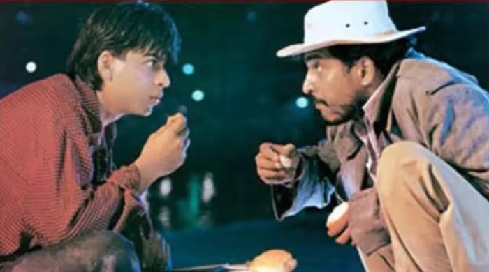 Shah Rukh Khan pays touchig tribute to legend Nana Patekar 