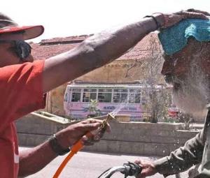 PMD forecasts hot weather conditions in Karachi from Monday