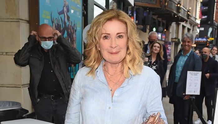 The soap star also shared her experience of bonding with other cancer sufferers in the waiting room.