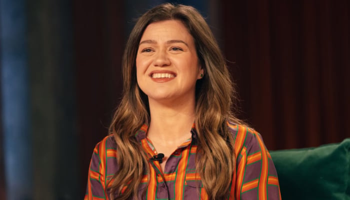 Kelly Clarkson and Brooklyn store refuse to back down in viral feud