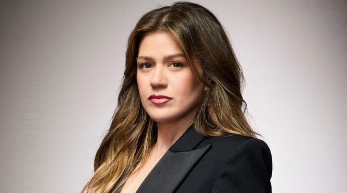 Kelly Clarkson blasts Brooklyn store's ‘not for sale' claim in new update 