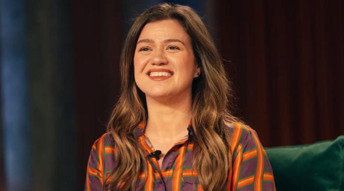 Kelly Clarkson and Brooklyn store refuse to back down in viral feud