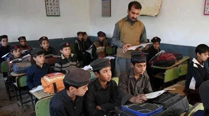 Peshawar educational institutions to remain open on Tuesday