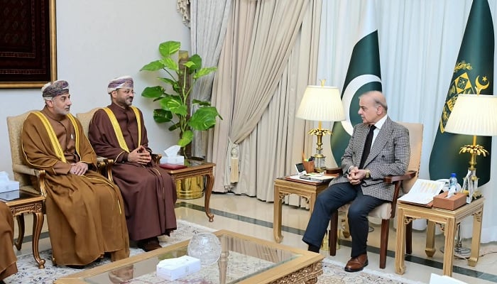 Prime Minister Shehbaz Sharif meets Omani Foreign Minister Sayyid Badr bin Hamad bin Hamood Al Busaidi, who is visiting Pakistan to co-chair the 8th session of the Pakistan-Oman Joint Ministerial Commission.—X@PMO