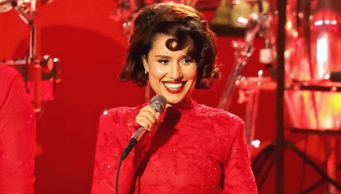 RAYE turns ticketing nightmare into seven wonders show with new strategy