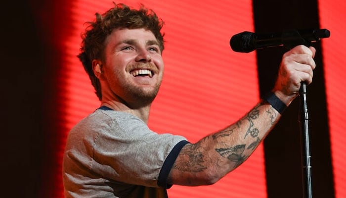 Alex Warren celebrates major streaming milestone for ‘Ordinary’