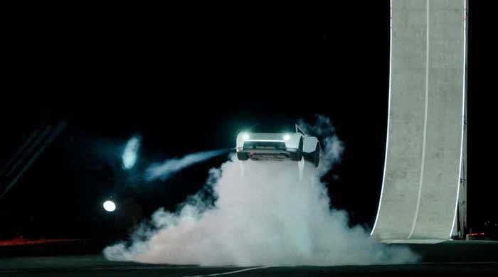 Tesla's new Roadster turns in air with SpaceX thrusters, won't land until 2028