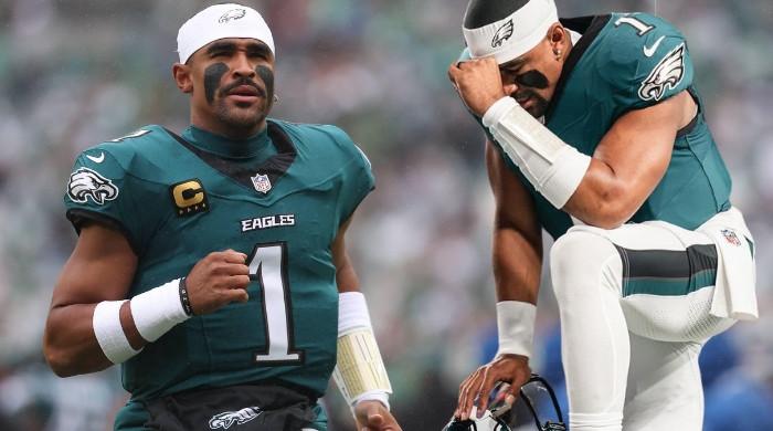 Jalen Hurts' season uncertain amid blood clot concern, ex-NFL doctor explains key factor