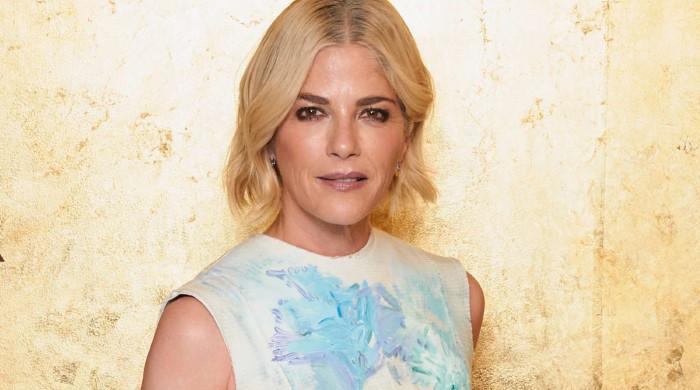 Selma Blair keeps 90s Con commitment after arrest, makes first appearance