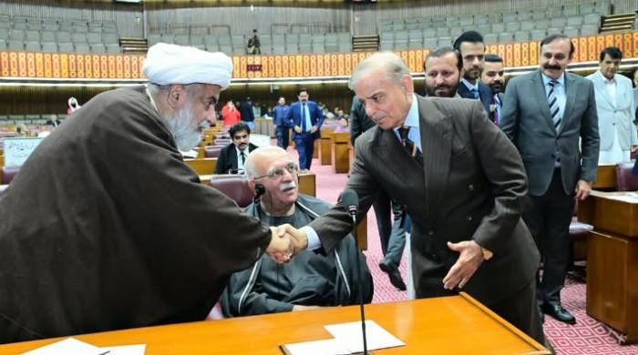 Govt rejects Achakzai's demand for alternative venue for talks with PM Shehbaz