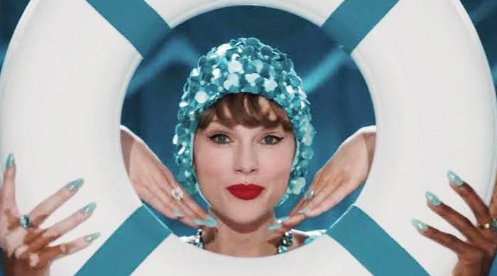 Taylor Swift surprises fans with ‘Fate of Ophelia' debut live performance 
