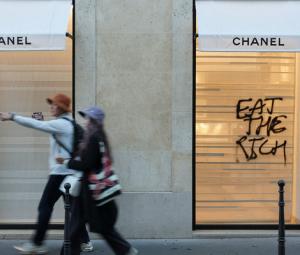 'Never seen anything like it': Mass looting grips Paris