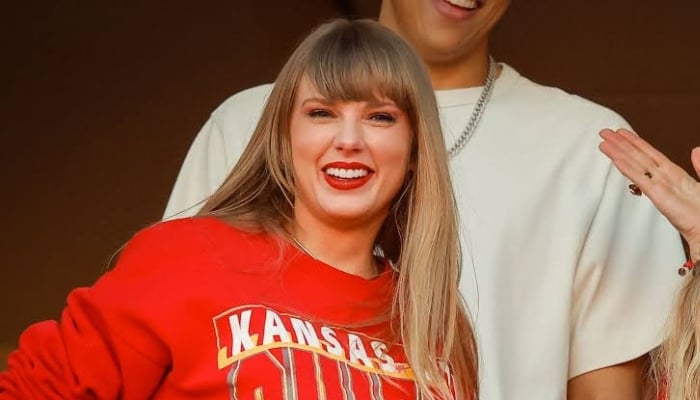 Taylor Swift makes surprise appearance for Travis Kelce after Academy Gala