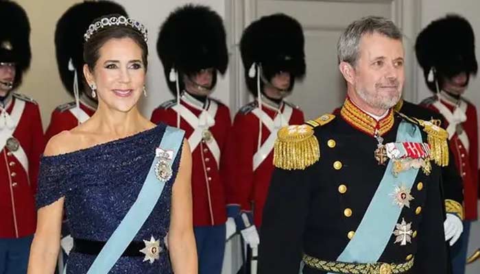 Queen displays pure royal perfection in breathtaking sapphire tiara debut