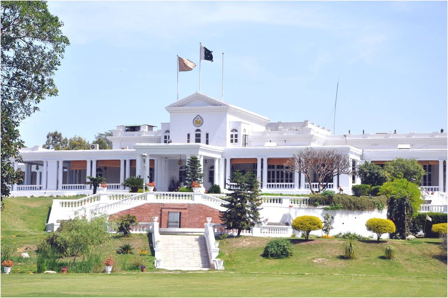 The Governor House in Peshawar. The building does not match the one shown in the viral video.