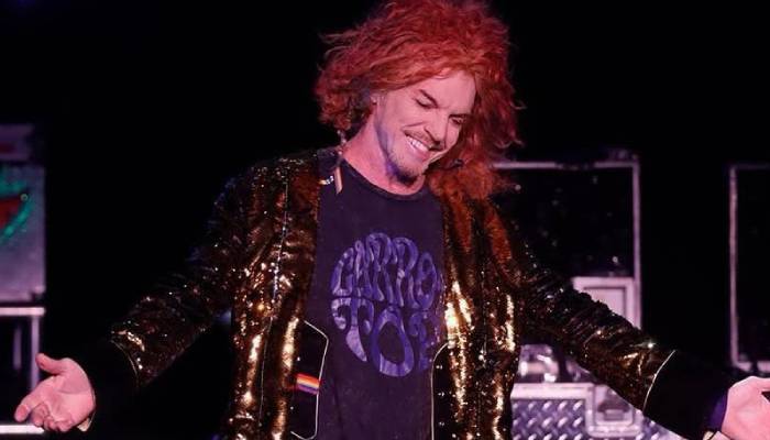Carrot Top jokes about suicide attempt in emotional 1st show back